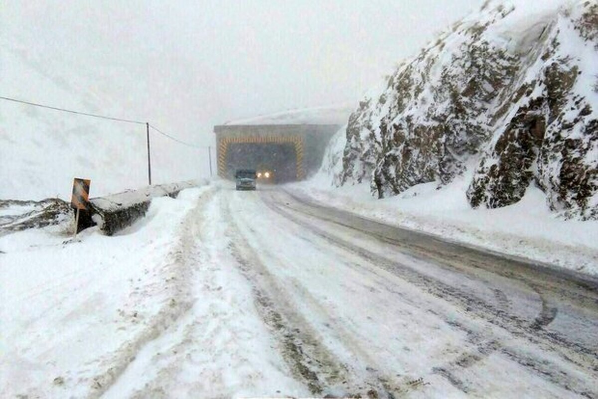 بارش برف و باران و لغزندگی جاده کرج – چالوس