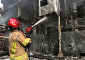 ۵ حادثه بدون فوتی در چهارباغ/ از حریق ویلا تا واژگونی خودرو