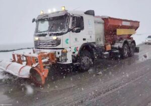 بارش برف و باران در جاده‌های البرز