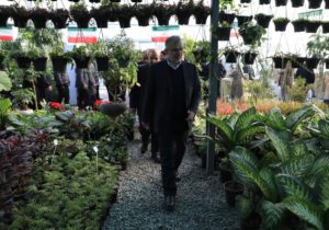 اشتغال ۶ نفر با افتتاح گلخانه در چهارباغ