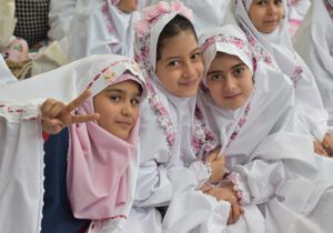 جشن تکلیف ۱۰۲۰ دختر در چهارباغ برگزار شد