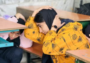 دانش آموزان چهارباغ مشق ایمنی در زلزله کردند