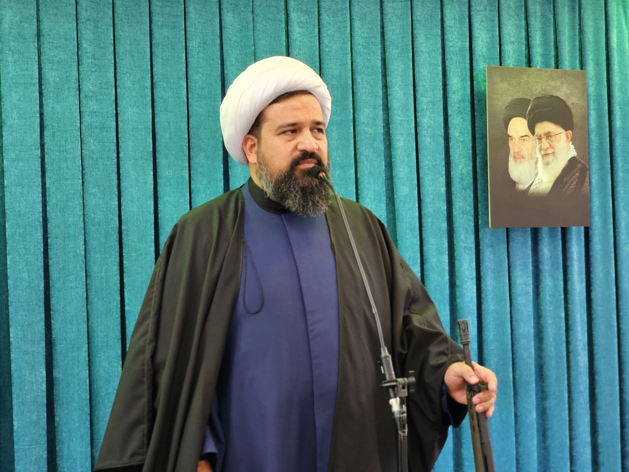 مردم بین عملکرد مسئولین و عملکرد نظام تفاوت قائل هستند