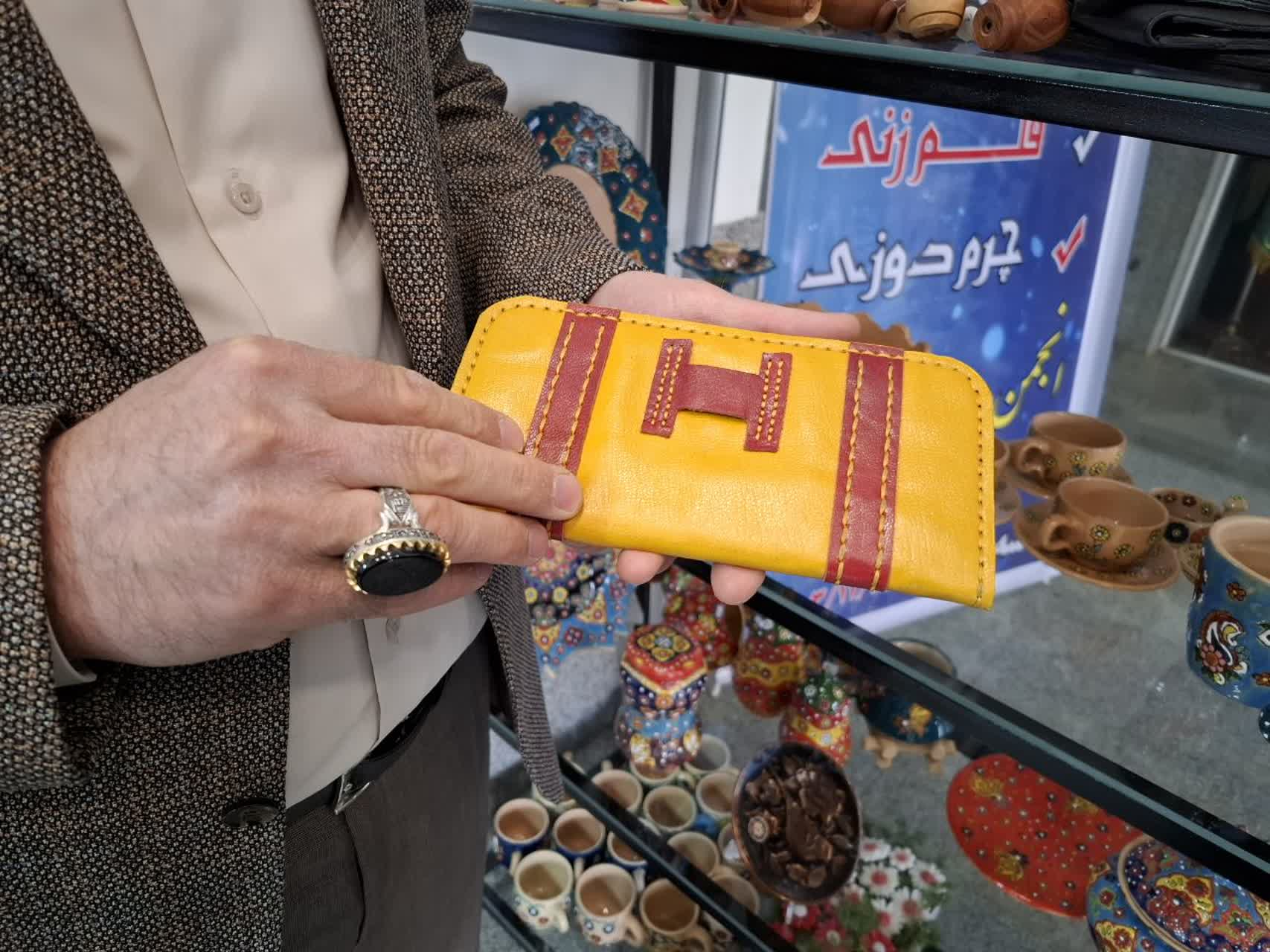 عرضه دائمی صنایع دستی زندانیان چهارباغ