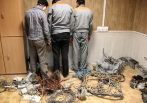 دستگیری ۳ سارق تجهیزات برق در چهارباغ