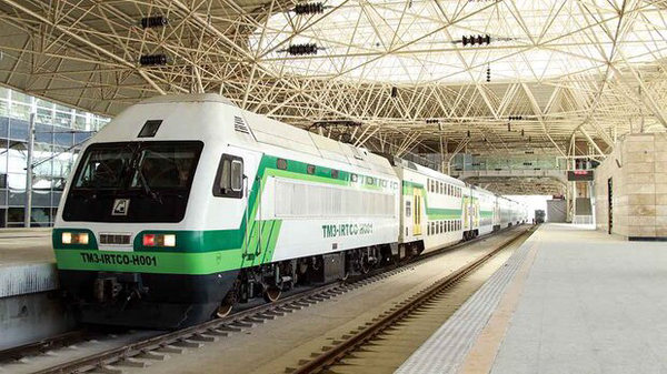 مترو مهستان در ایستگاه بلاتکلیفی