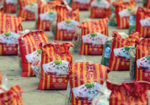 توزیع بسته معیشتی بین ۱۵۰ خانواده زندانی چهارباغ