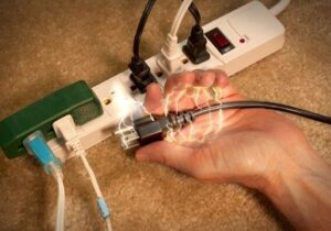 جان باختن ۹ نفر بر اثر برق گرفتگی در البرز