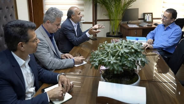 دیدار نماینده هرمزگان با رئیس سازمان دامپزشکی کشور