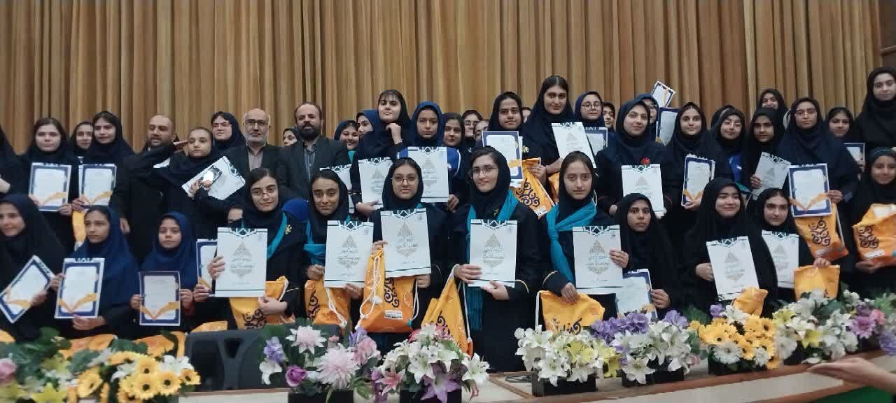 تجلیل از ۱۲۴ برگزیده پرسش مهر در البرز