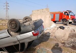 واژگونی خودرو در چهارباغ یک مصدوم داشت