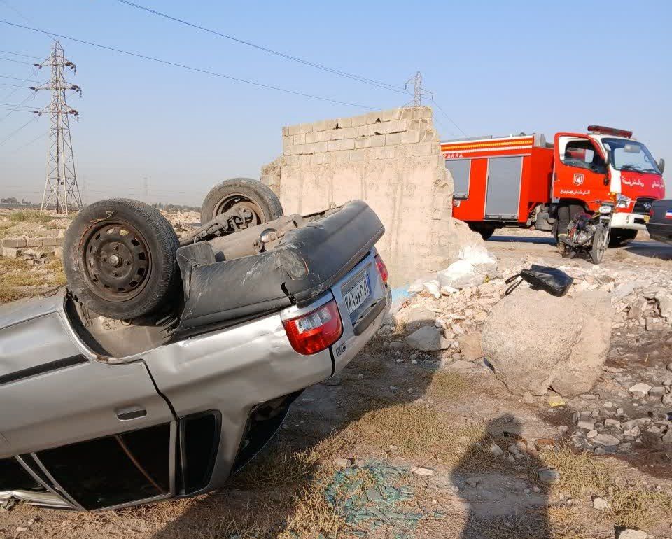 واژگونی خودرو در چهارباغ یک مصدوم داشت