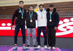 مدال برنز کشور بر گردن کشتی‌گیر چهارباغ