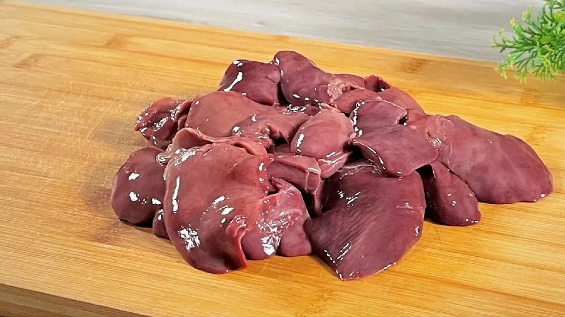 معدوم‌سازی ۴۹۰ کیلوگرم فرآورده‎ خام دامی فاسد در چهارباغ