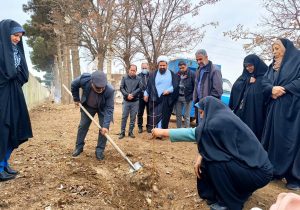 کاشت ۱۰۰ نهال به مناسبت روز مادر در چهارباغ