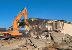 تخریب ۵۰ دیوارکشی غیرمجاز در چهارباغ