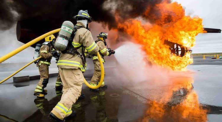 آتش‌نشانی چهارباغ جان ۱۵ نفر را نجات داد