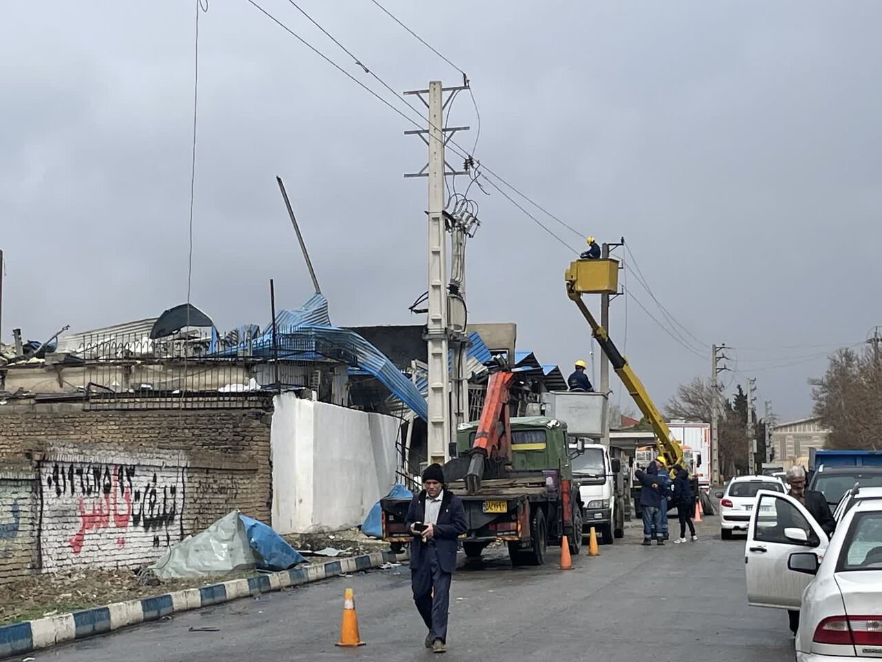 تندباد سبب خساراتی به شبکه برق البرز شد