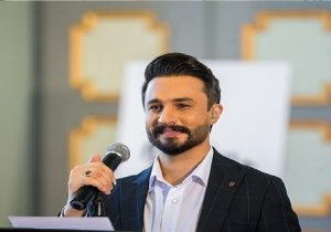 راغب: از وطن‌فروش‌ها فاصله بگیرید!