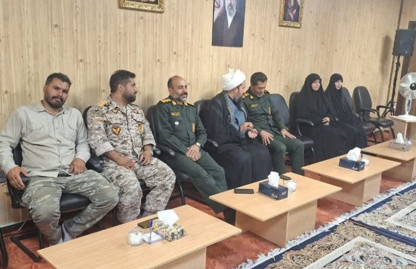 دیدار فرمانده سپاه شهرستان چهارباغ با امام جمعه شهرستان چهارباغ حجت الاسلام والمسلمین آقای مهدی دربانی به مناسبت ۵ مرداد سالروز اقامه نخستین نماز جمعه پس از پیروزی انقلاب اسلامی