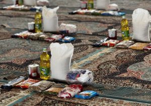 کمک مومنانه به ۱۰۰ خانواده نیازمند